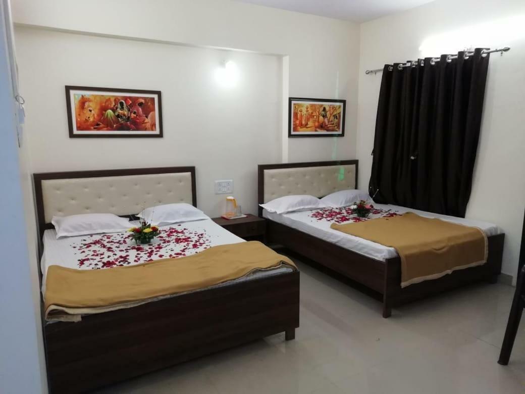 Maharaja Family Guest House Lonavala Buitenkant foto