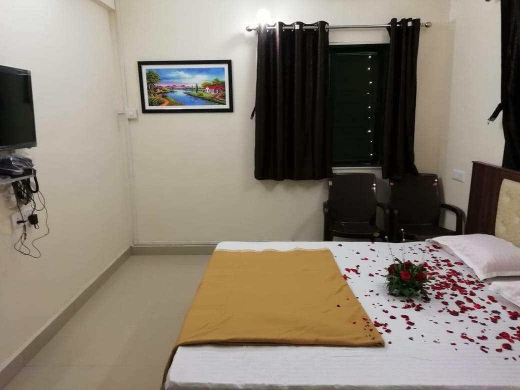 Maharaja Family Guest House Lonavala Buitenkant foto